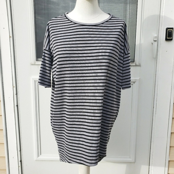 XS XXS Lot of 4 Vans Lularoe Tops and a Romper - Picture 3 of 5